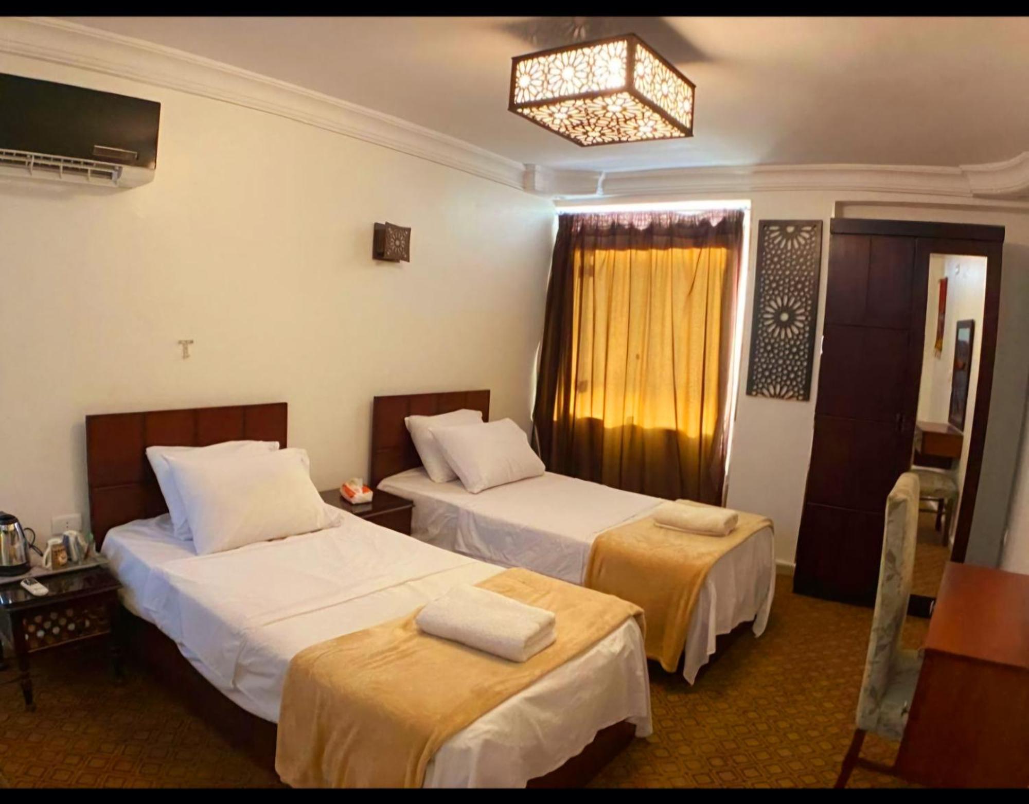 Oscar Pyramids View Otel Nazlet el-Sîsi Oda fotoğraf