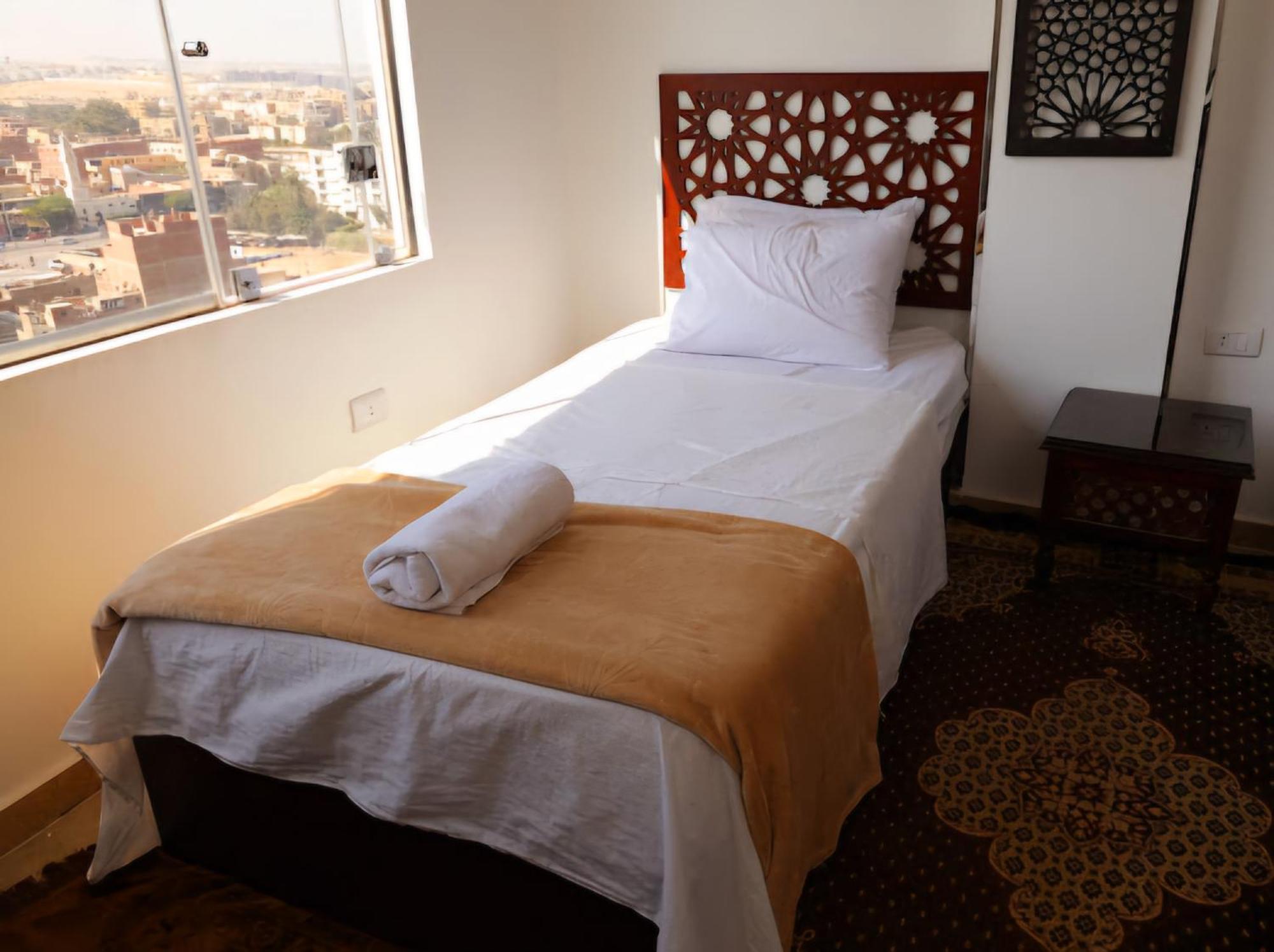 Oscar Pyramids View Otel Nazlet el-Sîsi Oda fotoğraf